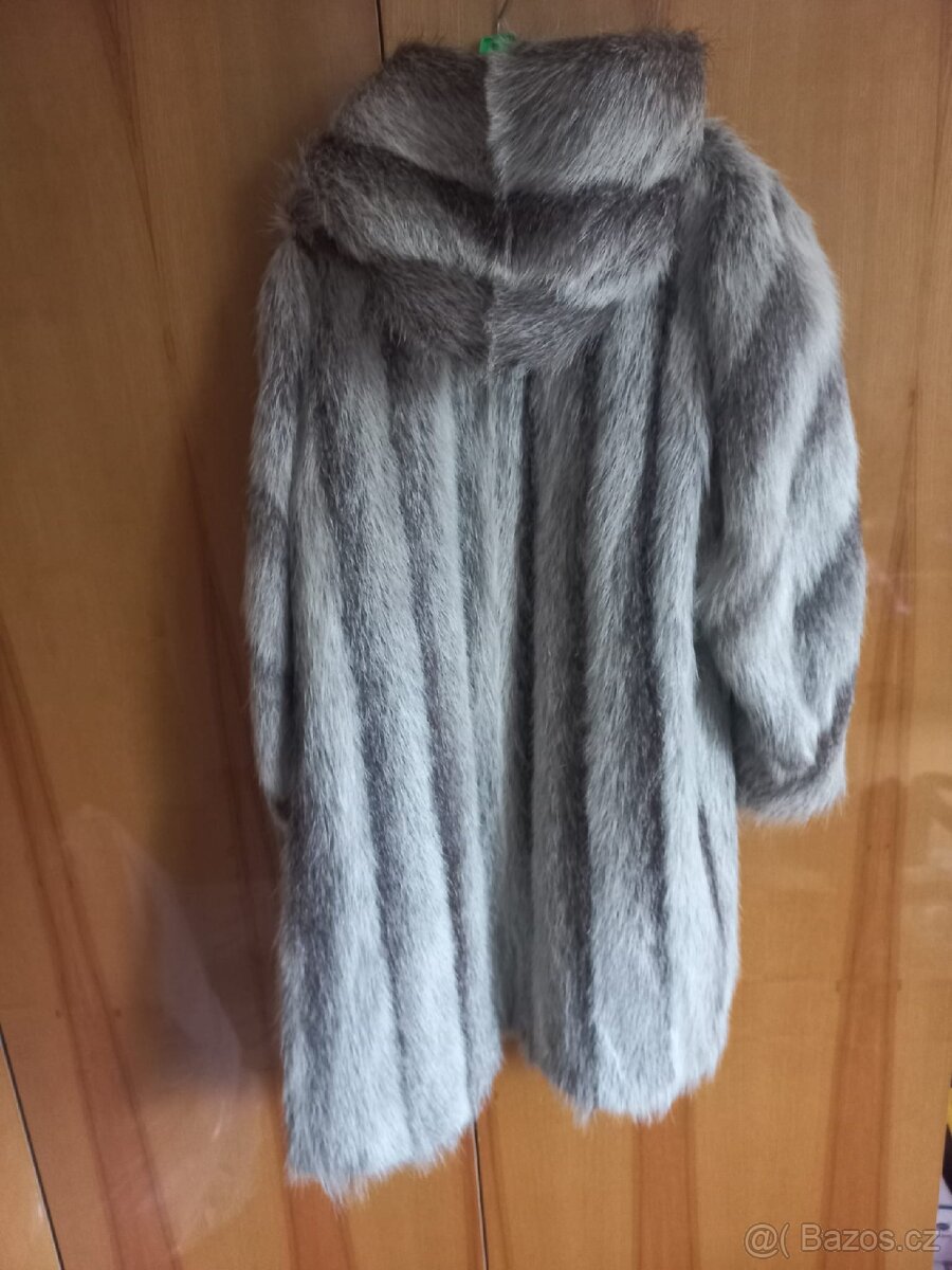 Prodám dámský kožich stříbrná nutrie - 4