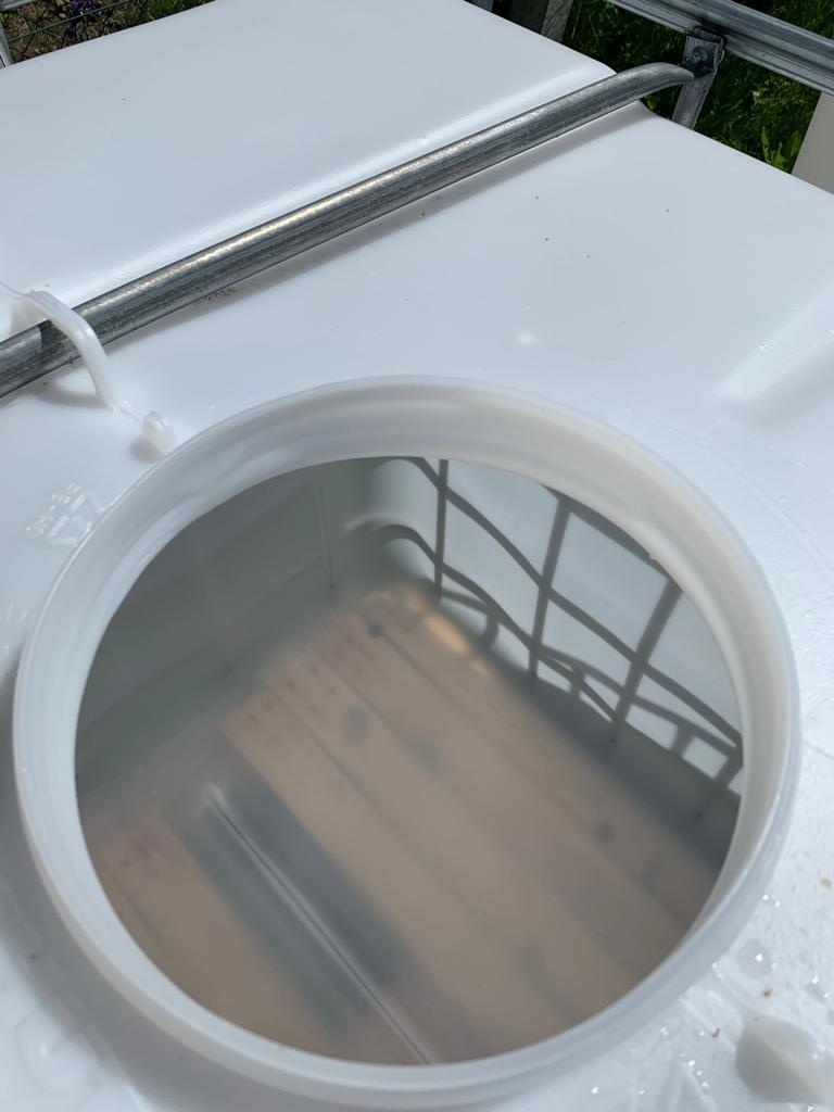 Plastová nádrž IBC na 1000 litrů - 4