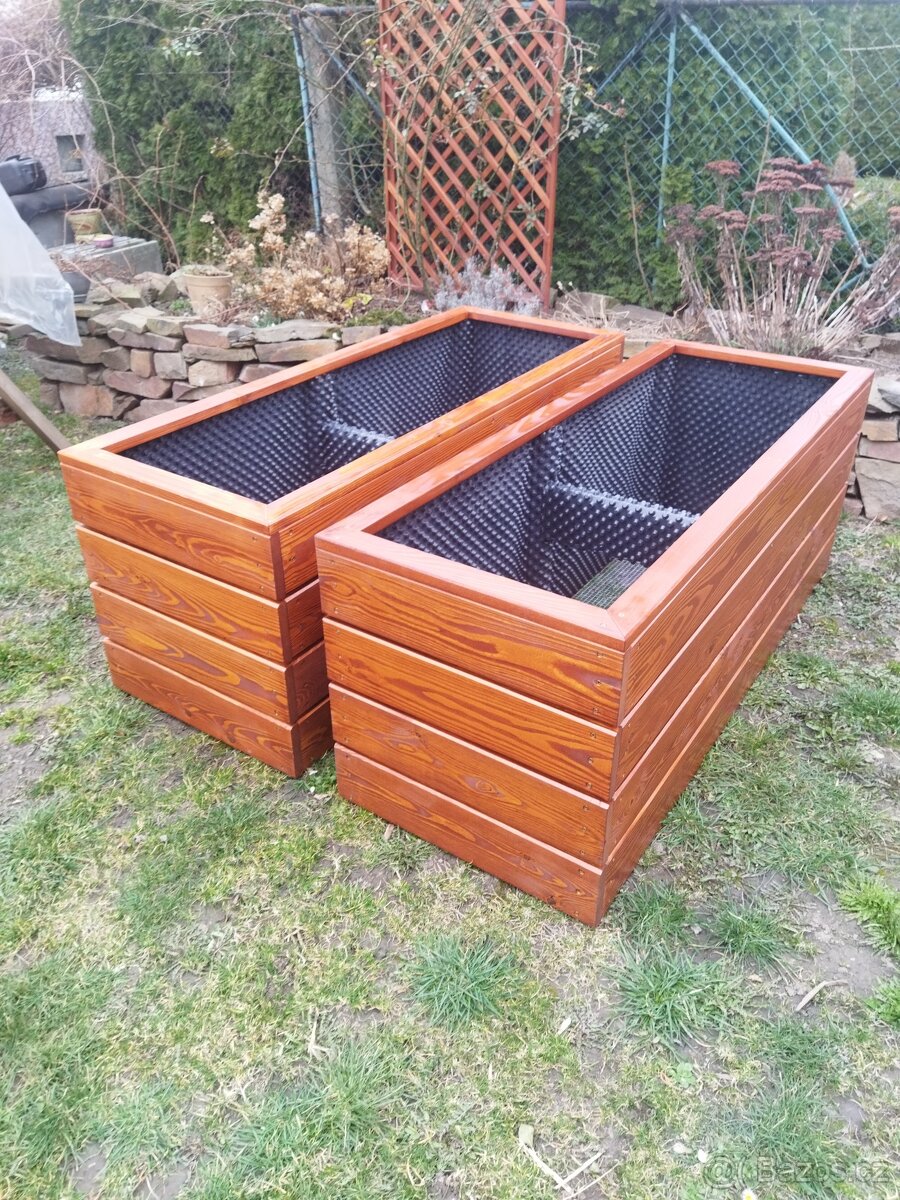 Vyvýšený záhon z modřínu. - 4