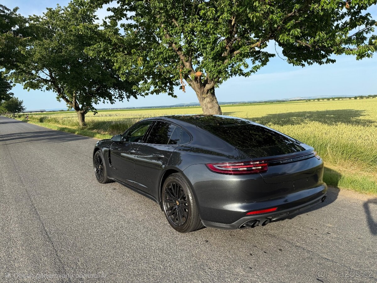 Porsche Panamera 4S - 4