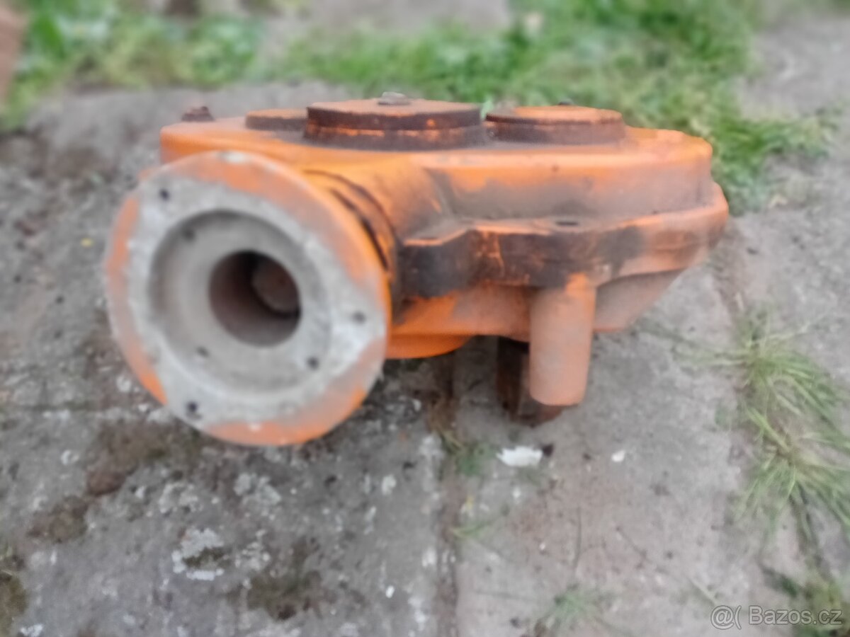 Nabízím převodovky na sypač - 4