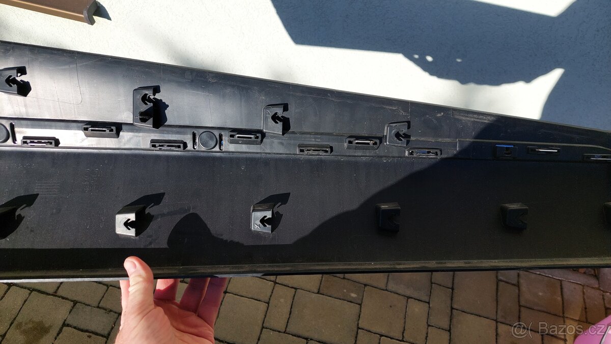 Renault Captur přední levá lišta - 4