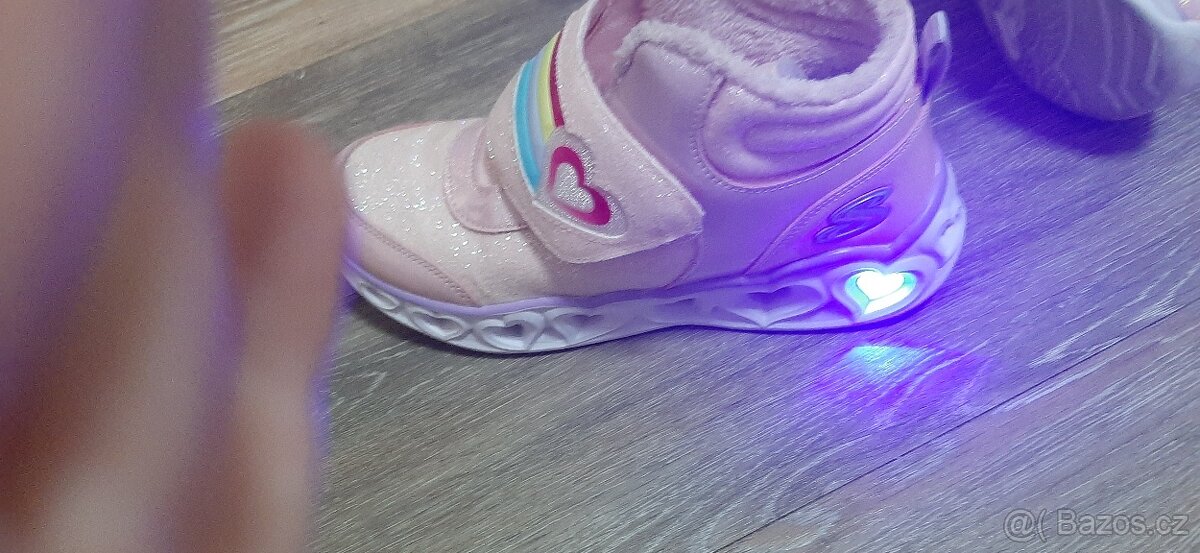 Skechers svítící vel. 36 zimní - 4