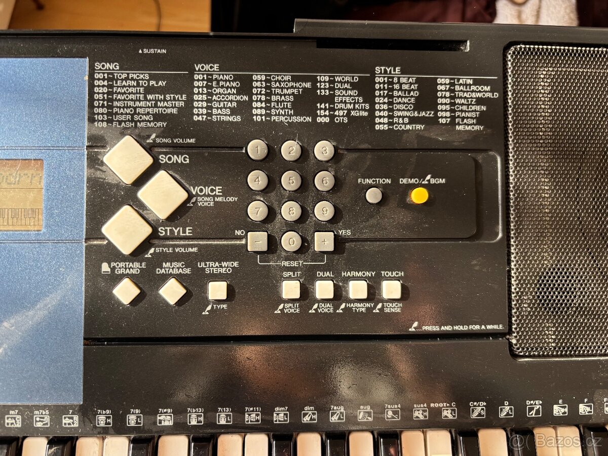 Keyboard Yamaha PSR E453 - 4