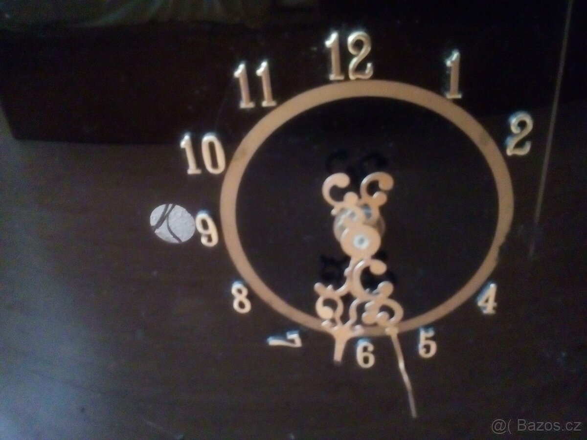 Skříňka pod televizi, tmavě hnědé lamino - 4