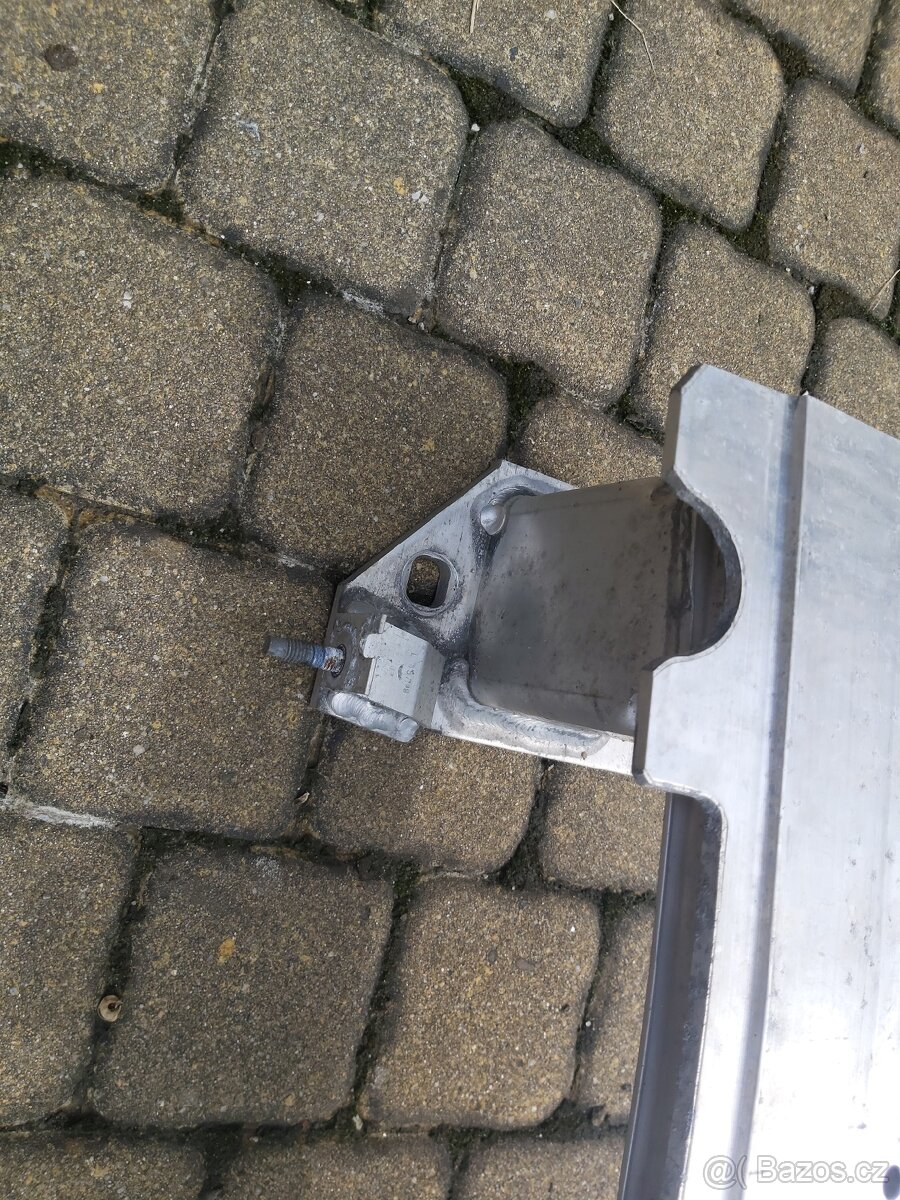 Zadní výstuha nárazníku BMW 5 G30 - 4