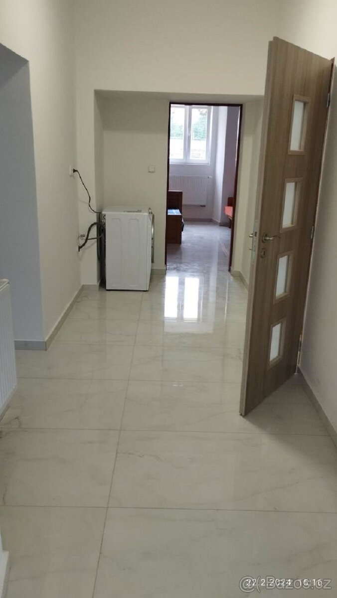 Byt 2+1+hala v rod.domku s terasou a zahrádkou, K.Hora - 4