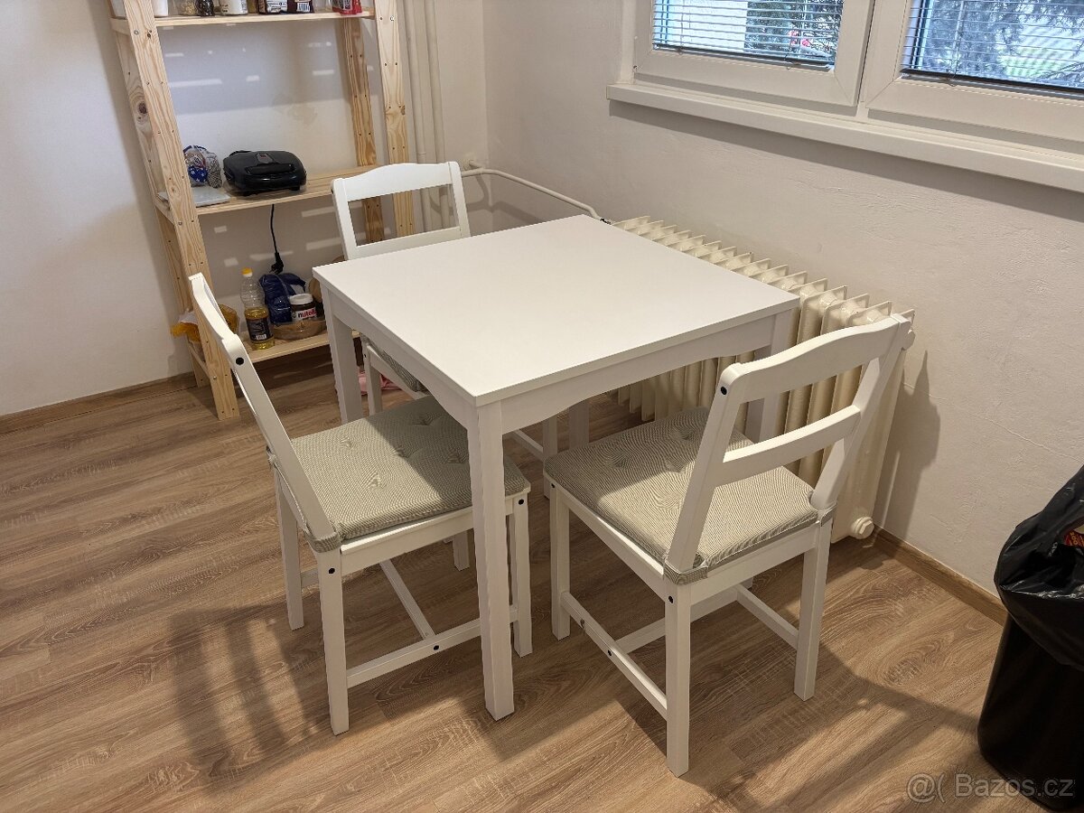 Jídelní stůl - 4