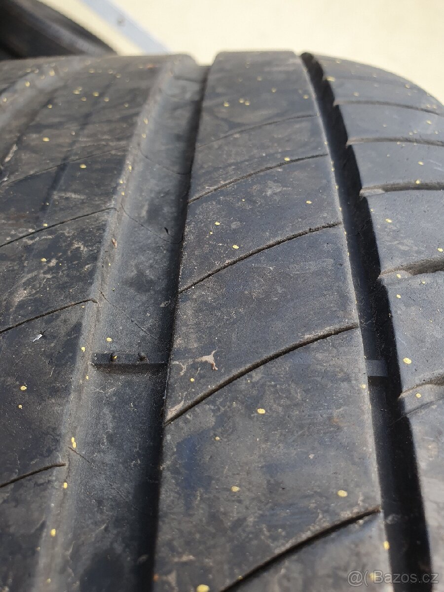 Jeté pneu 245/45R18 100V - 4