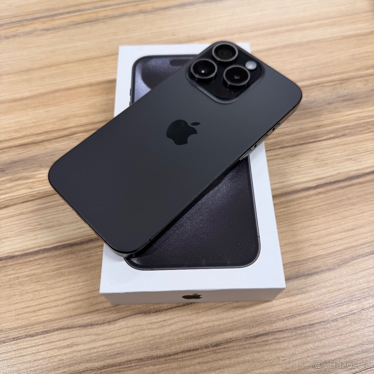 IPhone 15 Pro 128GB černý titan - 4