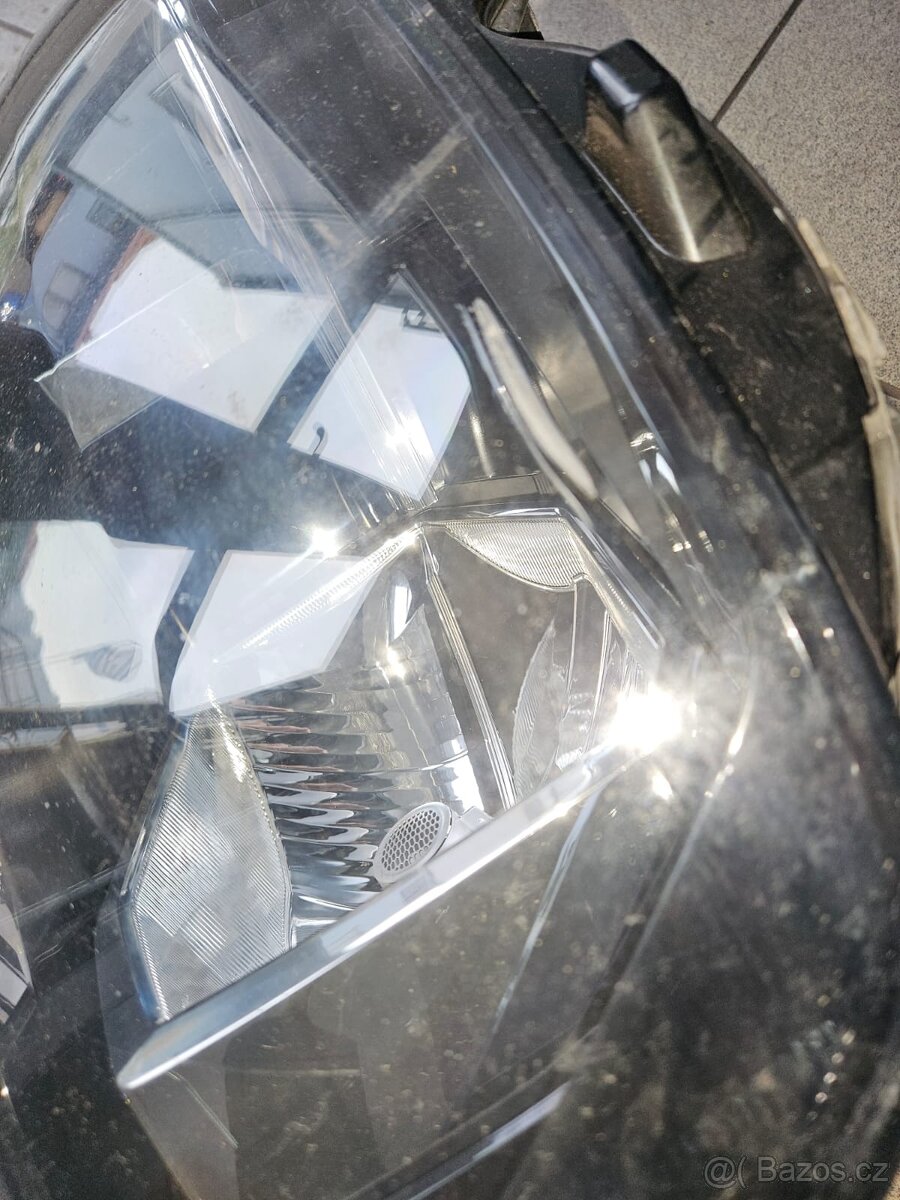 REFLEKTOR světlo předek přední pravá VW T6 - 4