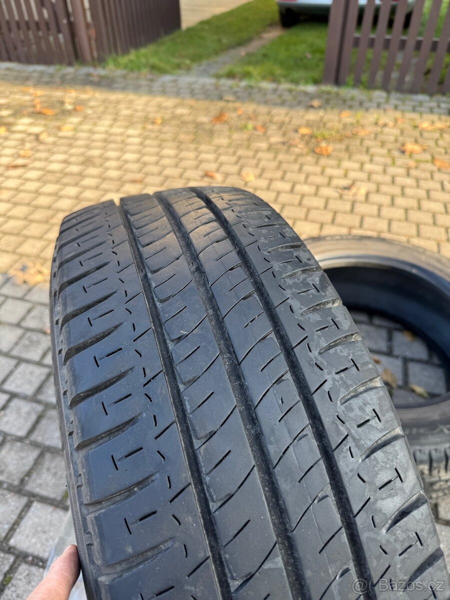michelin agilis 215/60 r17c 109/107t - 4
