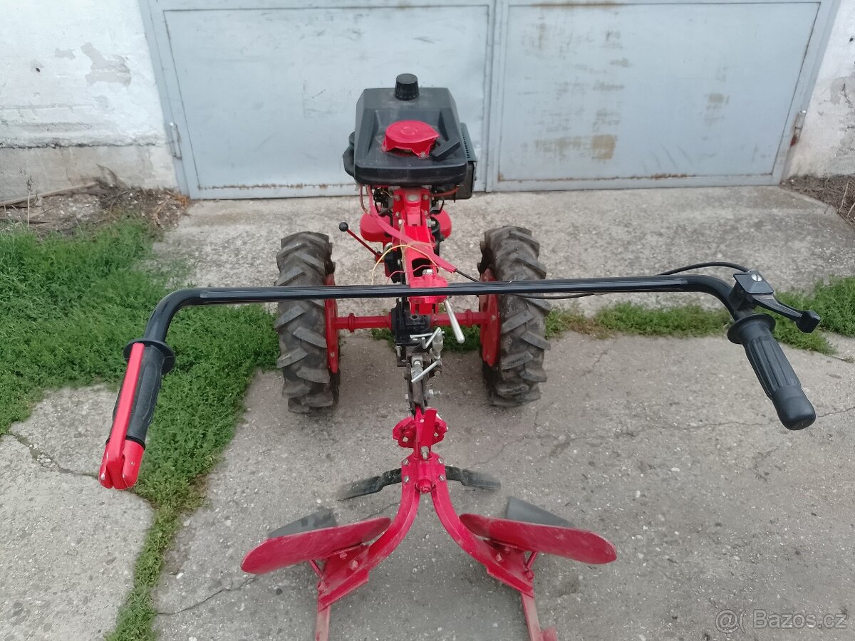 Vari malotraktor,motor Jikov,držáky,závaží,pluh,těleso TOP - 4