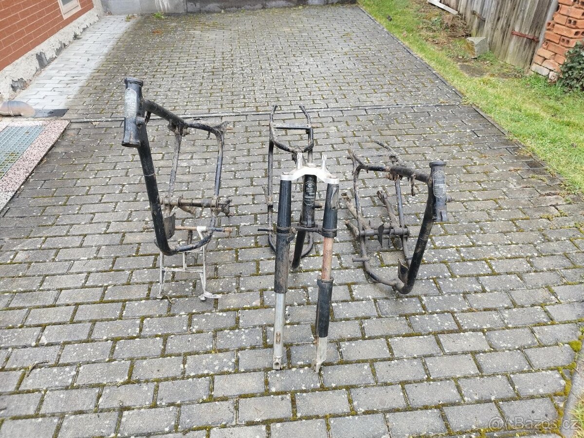 ČZ 175/477 3 krát rám + díly - 4