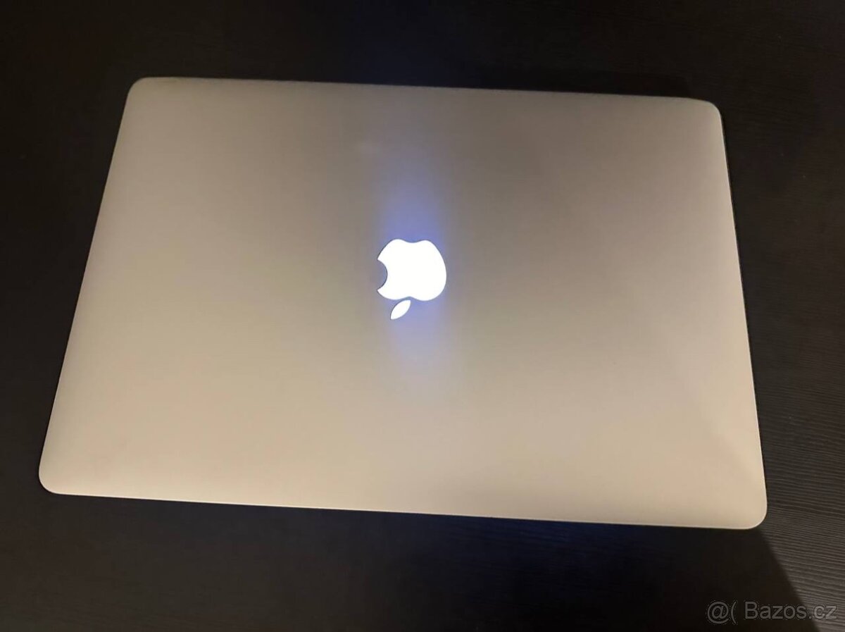 MacBook Pro 15 AMD R9/SSD 512/i7/RAM 16Gb - 4