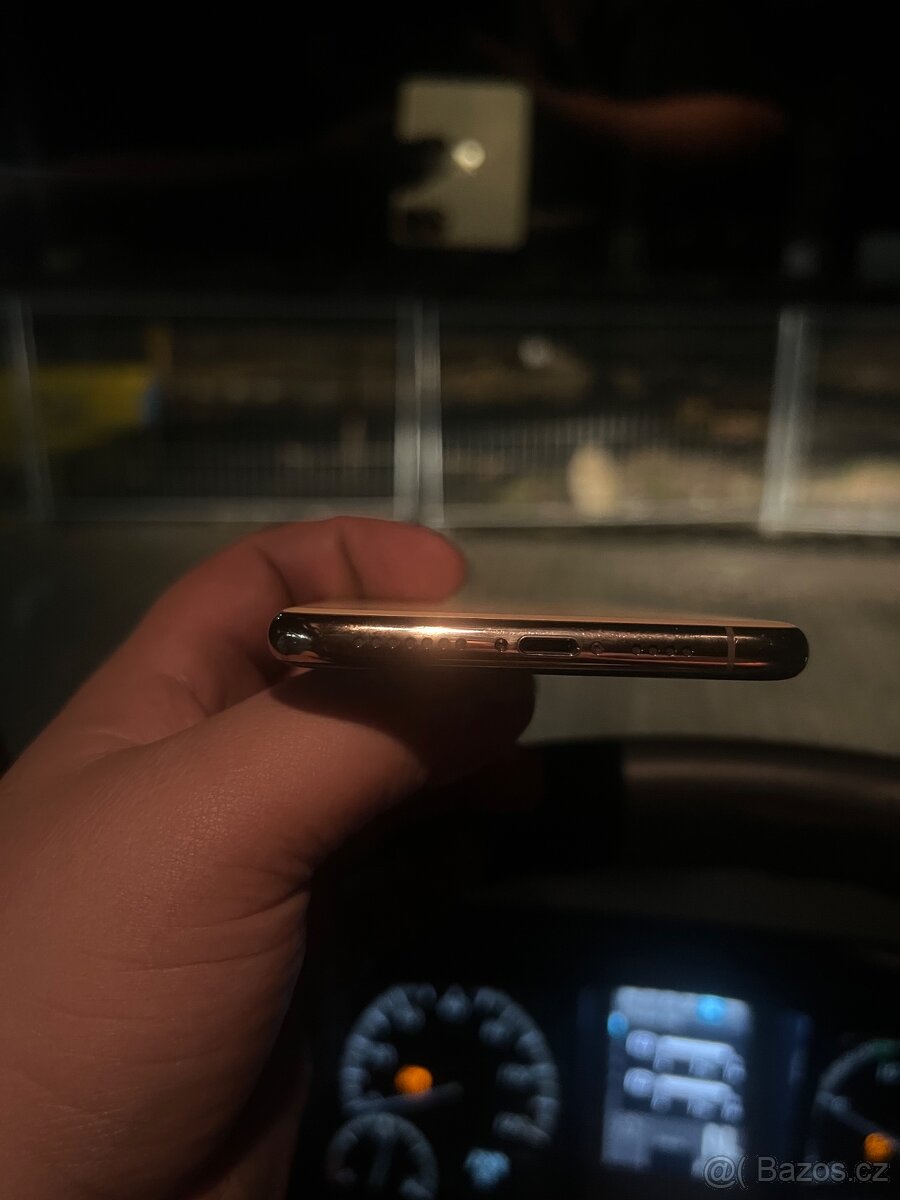 Apple iPhone 11 Pro Max - 4