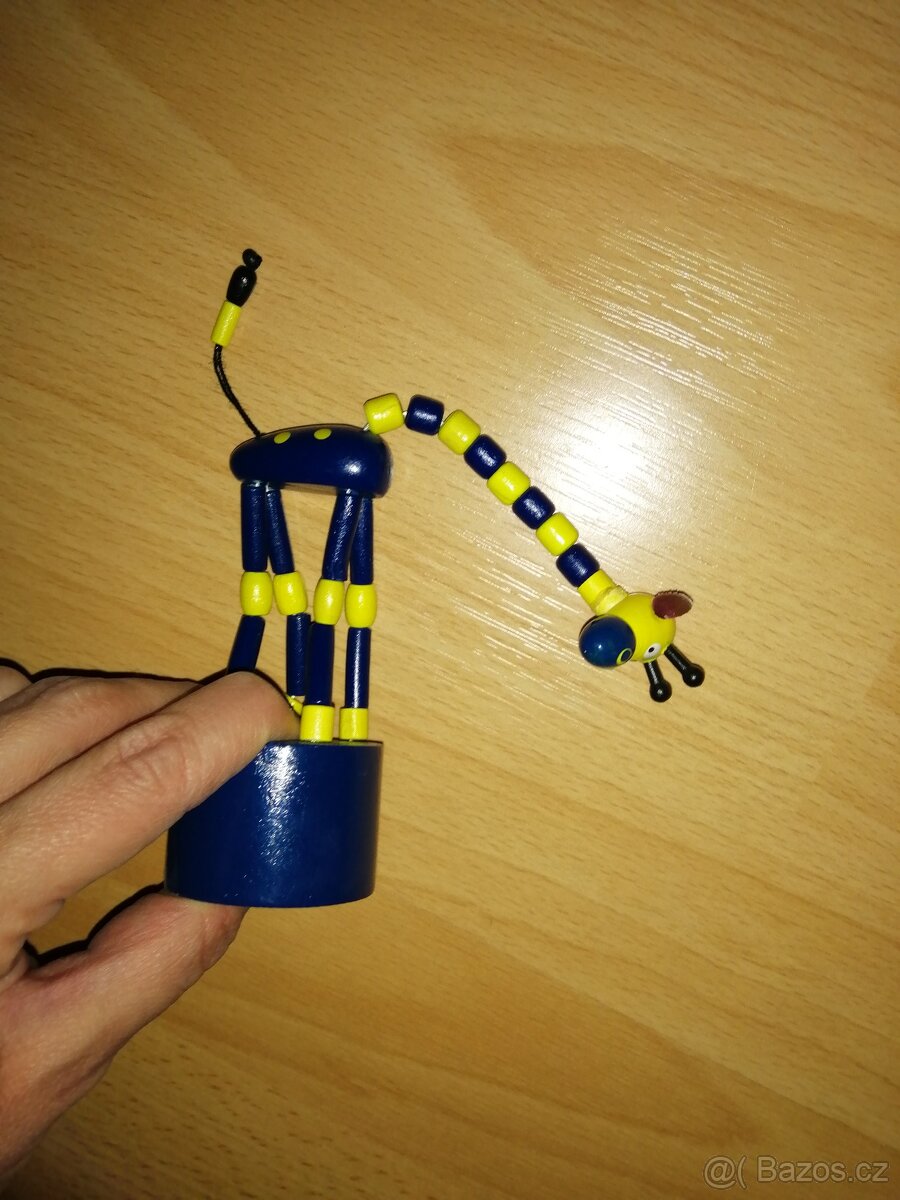 Hry pro děti: Štěňátka, dřevěná žirafa, krytky na kartáček - 4