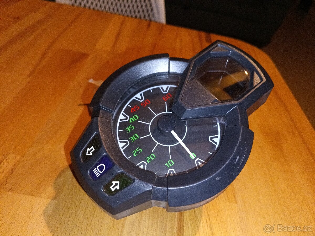 Přístrojová deska KSR, tachometer - 4