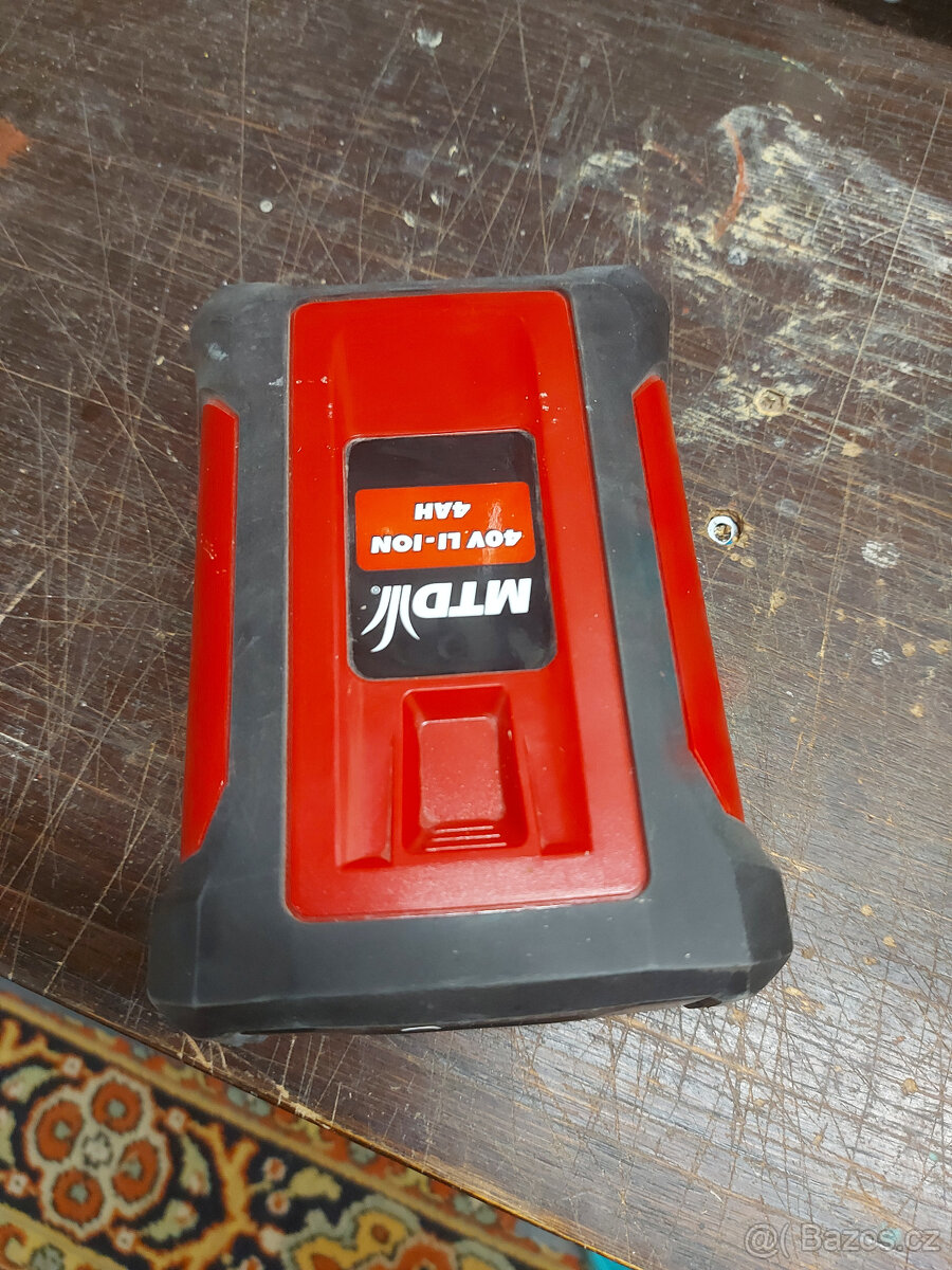 Vysavač + foukač listí MTD - 4