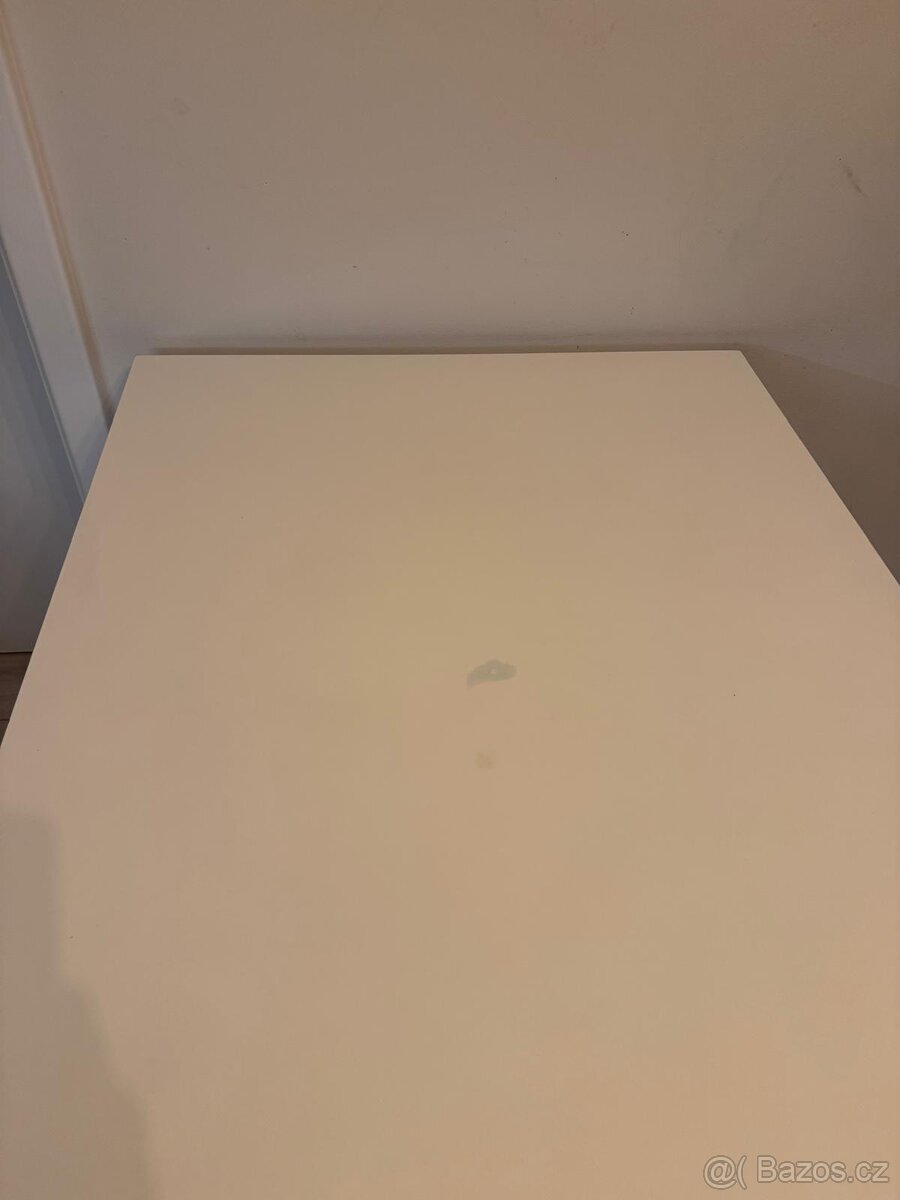 jídelní stůl bílý lakovaný - 4