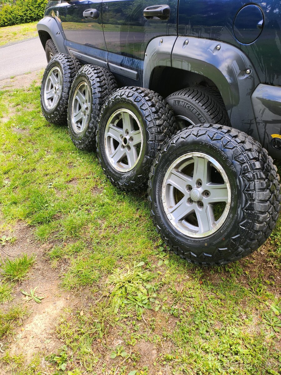 Kola Jeep