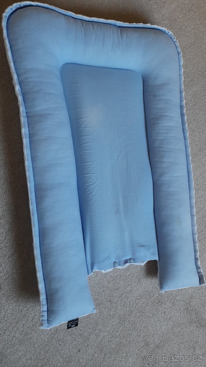 daruji dva mantinely do postýlky a hnízdečko pro miminko - 4