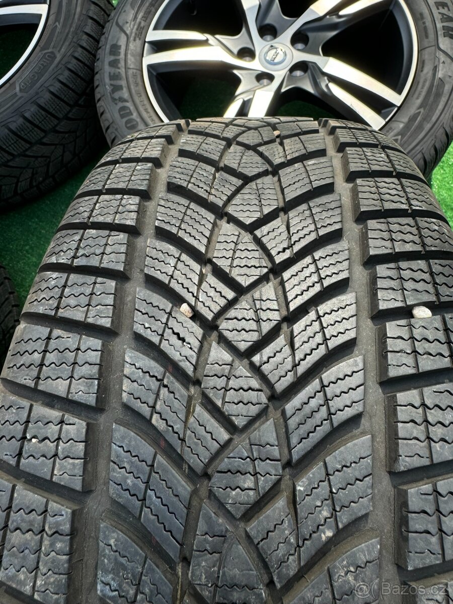 Originál alu kola Volvo XC40 zimní zánovní R18 - 4