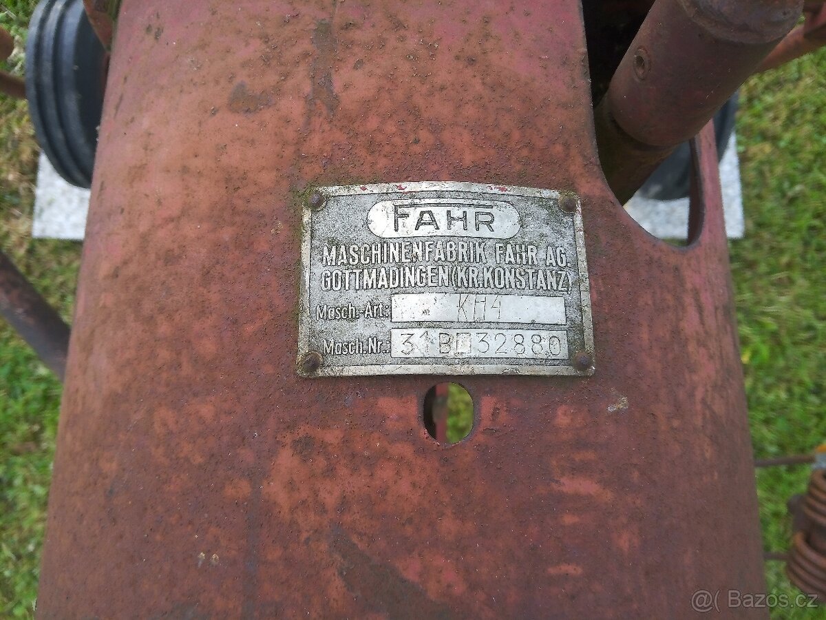 Obraceč sena KH 4 - 4