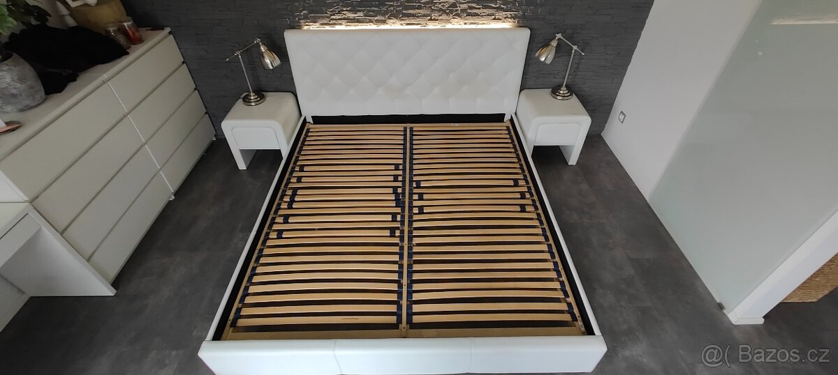 Manželská postel 200 x 180 s lamel. rošty a nočními stolky - 4