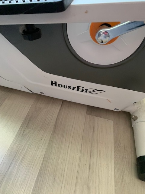 ELIPTICKÝ TRENAŽÉR - 4