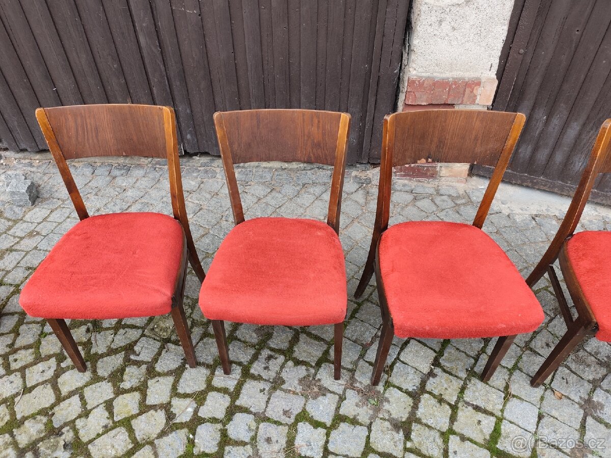 4 staré židle - 4