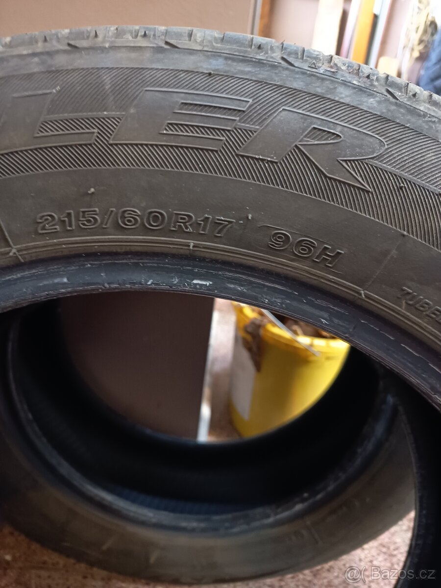 R17 215/60 - 4