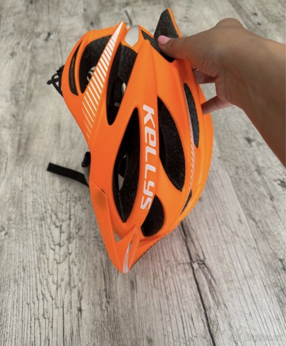 Set na cyklistiku přilba Kellys, brýle Uvex a dres - 4