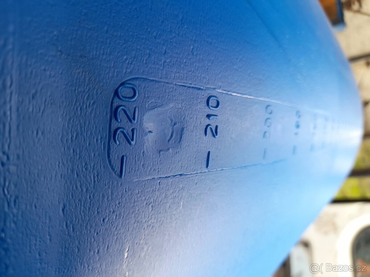 PRODÁM PLASTOVÉ SUDY NA 220L, DVA VSTUPY - 4
