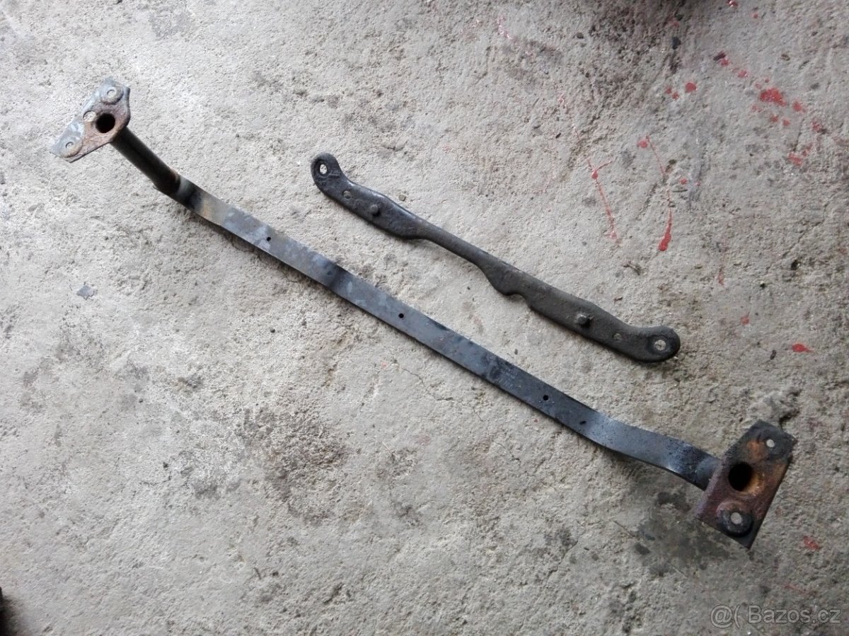 Škoda Octavia 2 držáky podmotorového plechu - 4