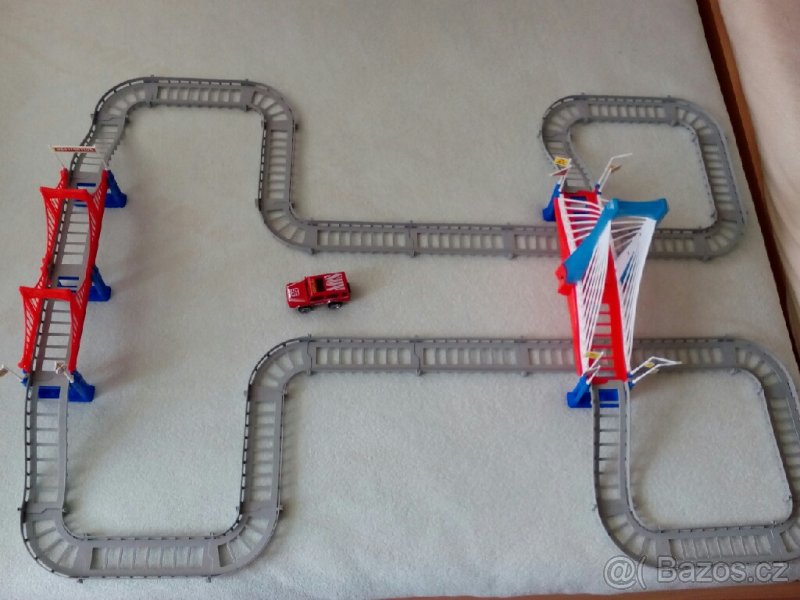 Autodráha.Hot Wheels.Svítící meč.Formule.
- 4