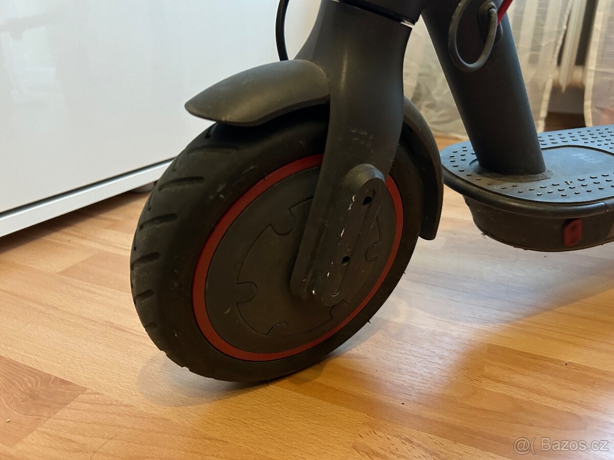 Elektrokoloběžka Xiaomi pro 2 - 4