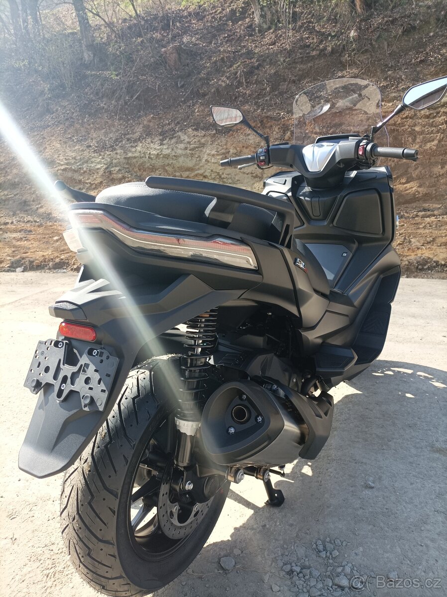 Skútr Voge SR4 350i Max Lux - 4