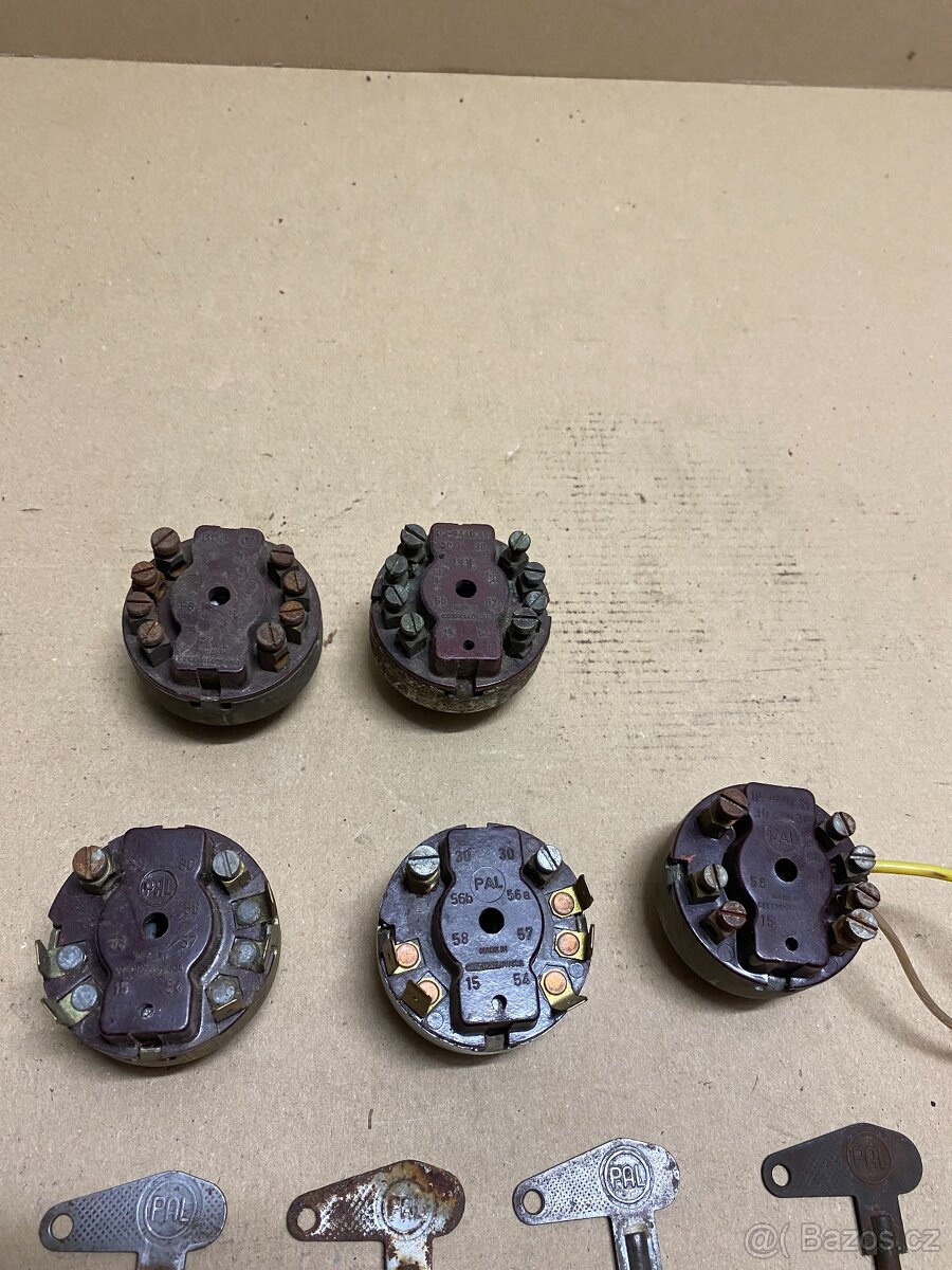 Jawa spínací skříňka a klíč - 4