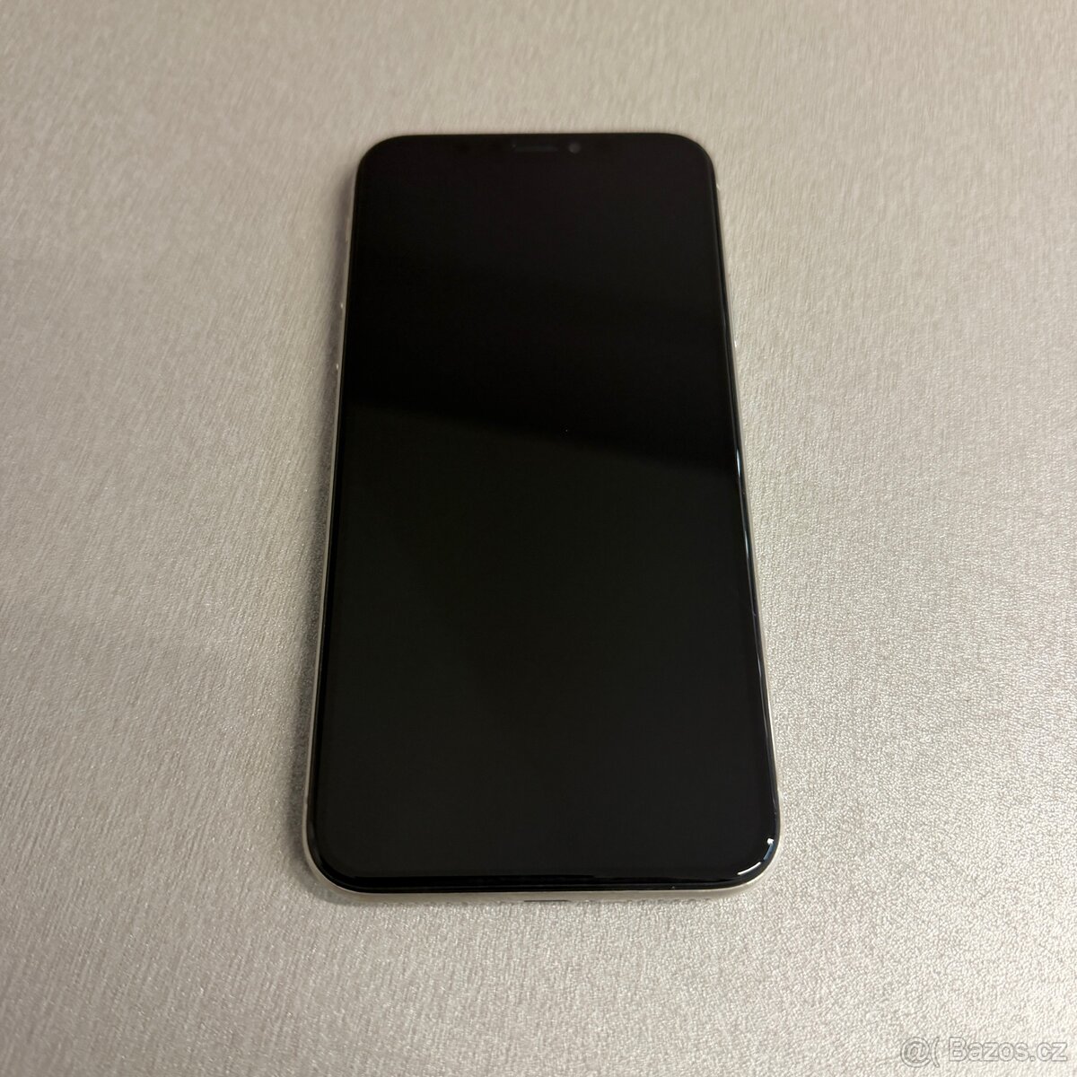 iPhone X 64GB bílý - 4