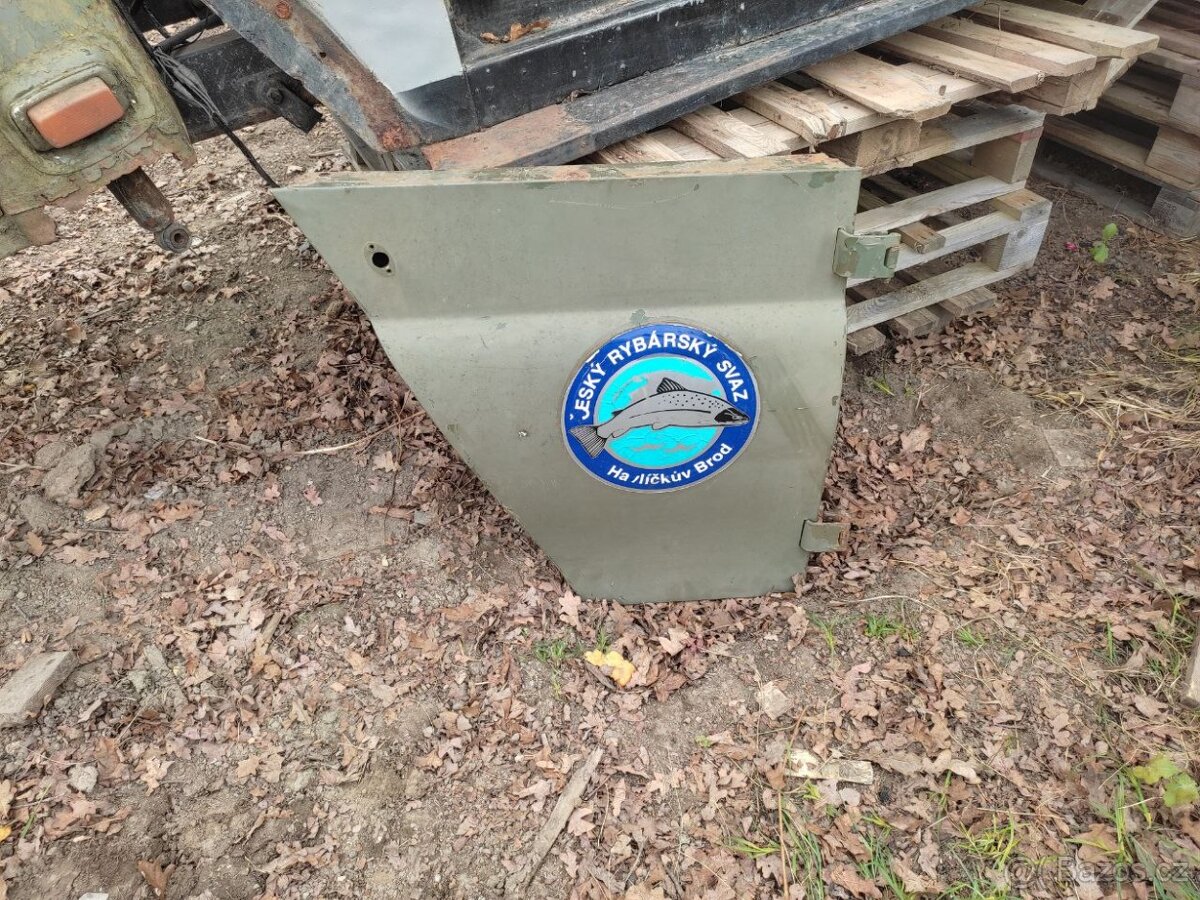 GAZ 69 ARO, rám na motorky, uhlová skříň - 4