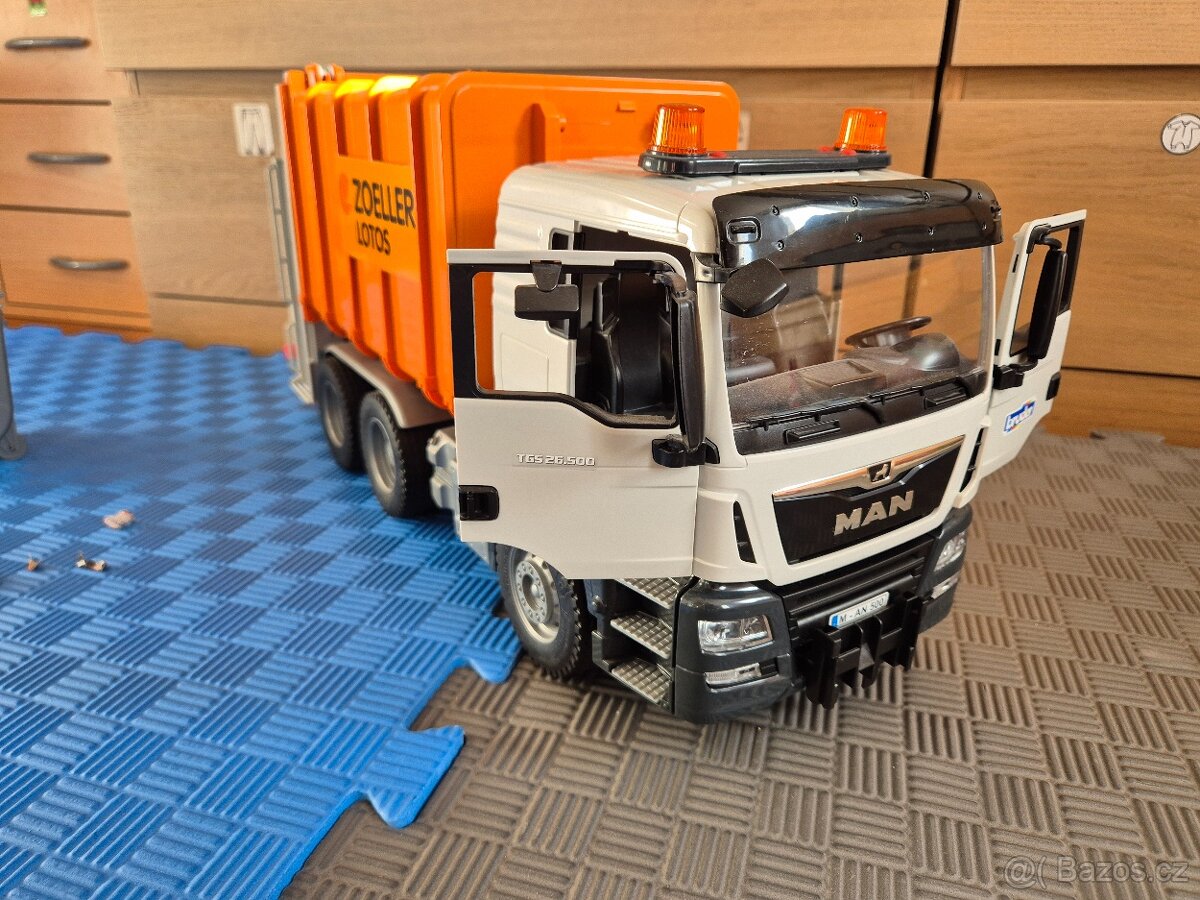 Bruder Popelářské auto - 4