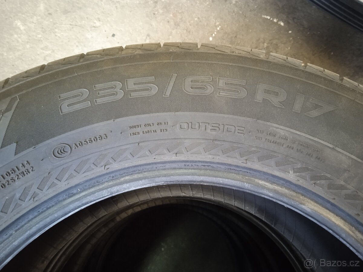 Nokian 235/65 r17 - 4