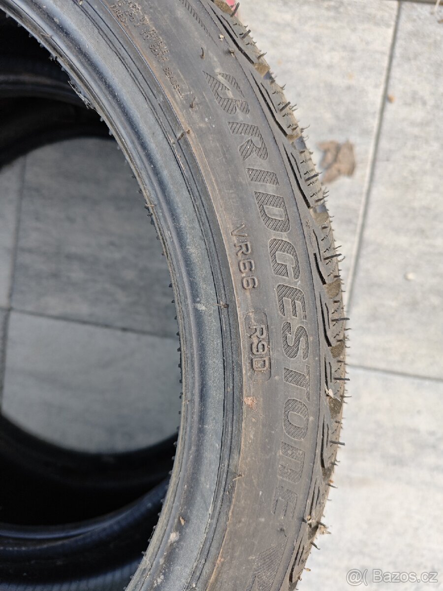 Bridgestone 215/40r18 - 4