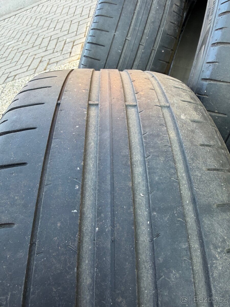 Pneumatiky Pirelli P ZERO 225/40 R18 92Y - 4