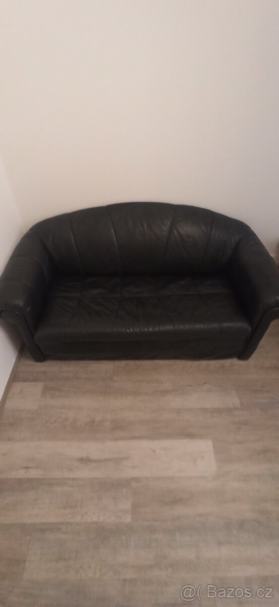 Kožená, rozkládací dvou sedačka - 4