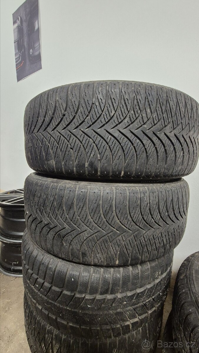 5x112 225/45 R17 - 4