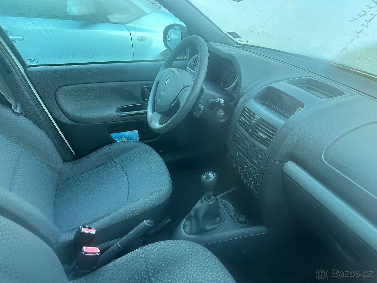 Renault Clio 1.2i 55kw klima rok 2011 - 4