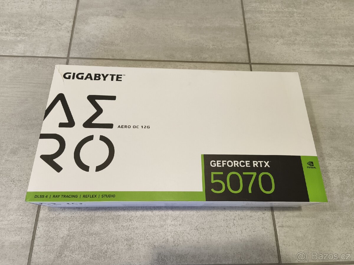GIGABYTE GeForce RTX 5070 AERO OC 12G - 4