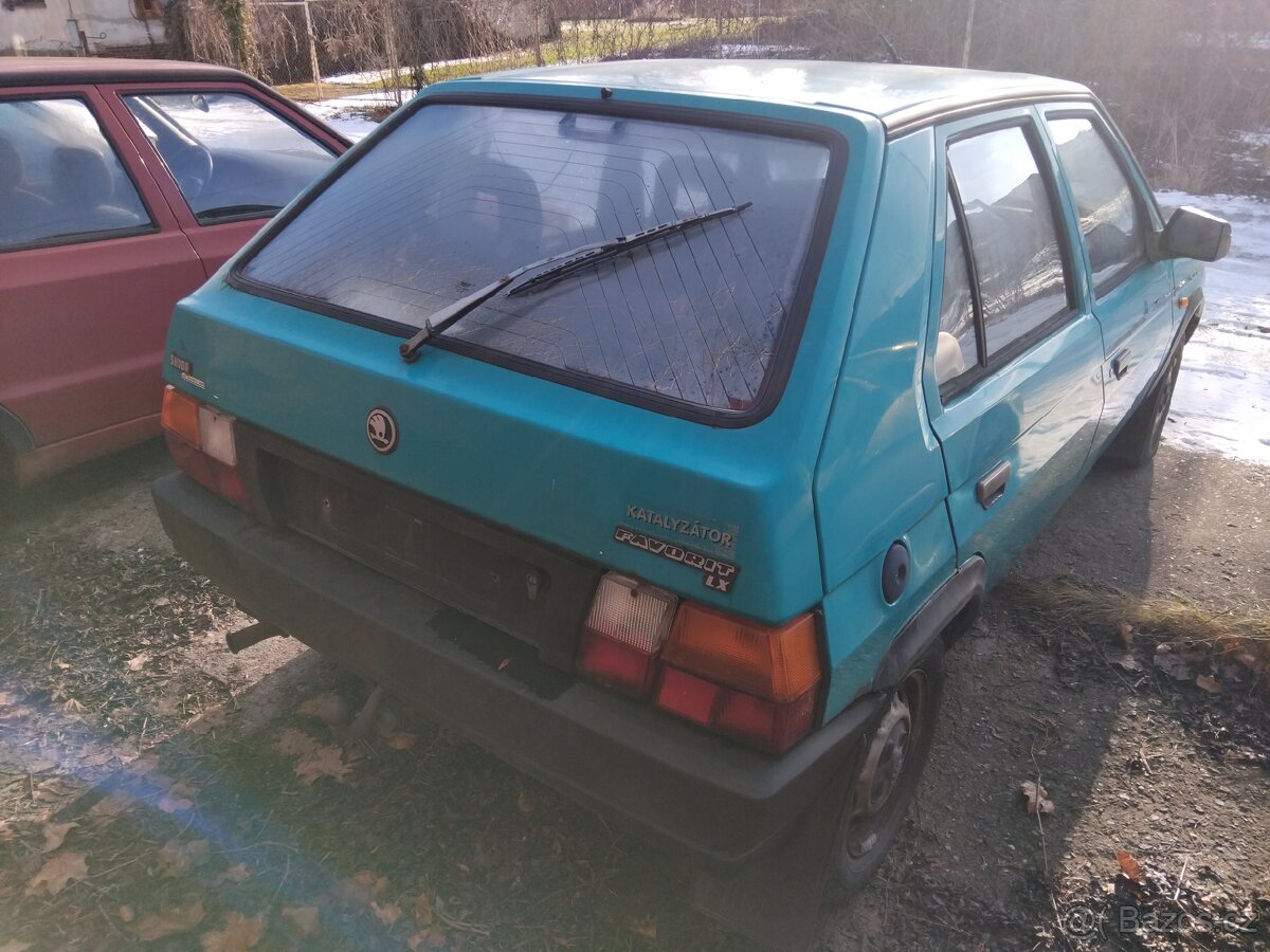 Škoda favorit,nepojízdný - 4